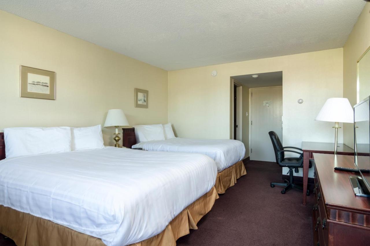 Irving West Hotel Gander Exterior foto